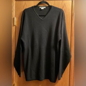 Men’s Geoffrey Beene V-Neck Black Sweater. Ramie and Cotton.